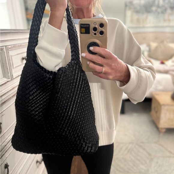 Large Black Woven Vegan Leather Shoulder Bag with magnetic closure- NWOT! - Picture 2 of 14